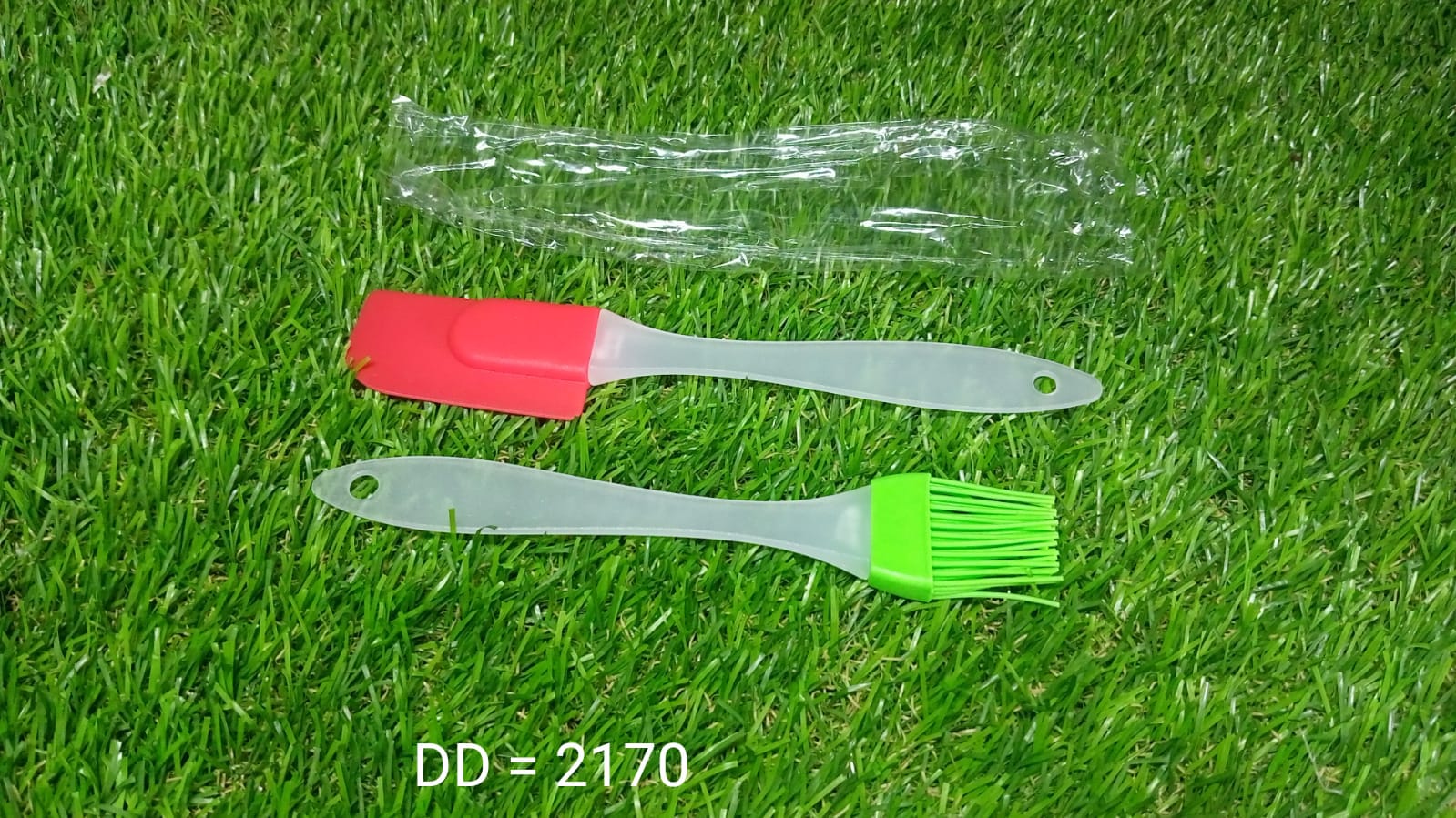 Pastry brush and spatula Pastry brush and spatula